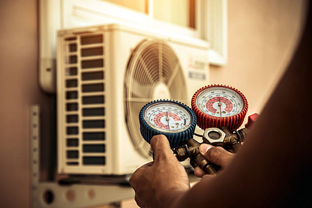 Professional Ac Installation technician working in Collinsville, TX